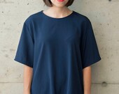Basic Silky Tshirt / Navy Oversized Top / Vintage Comfy Jumper