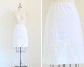 Vintage Skirt Slip . White Lace Lingerie . Vintage Half Slip . Lace Slip . size Medium Large