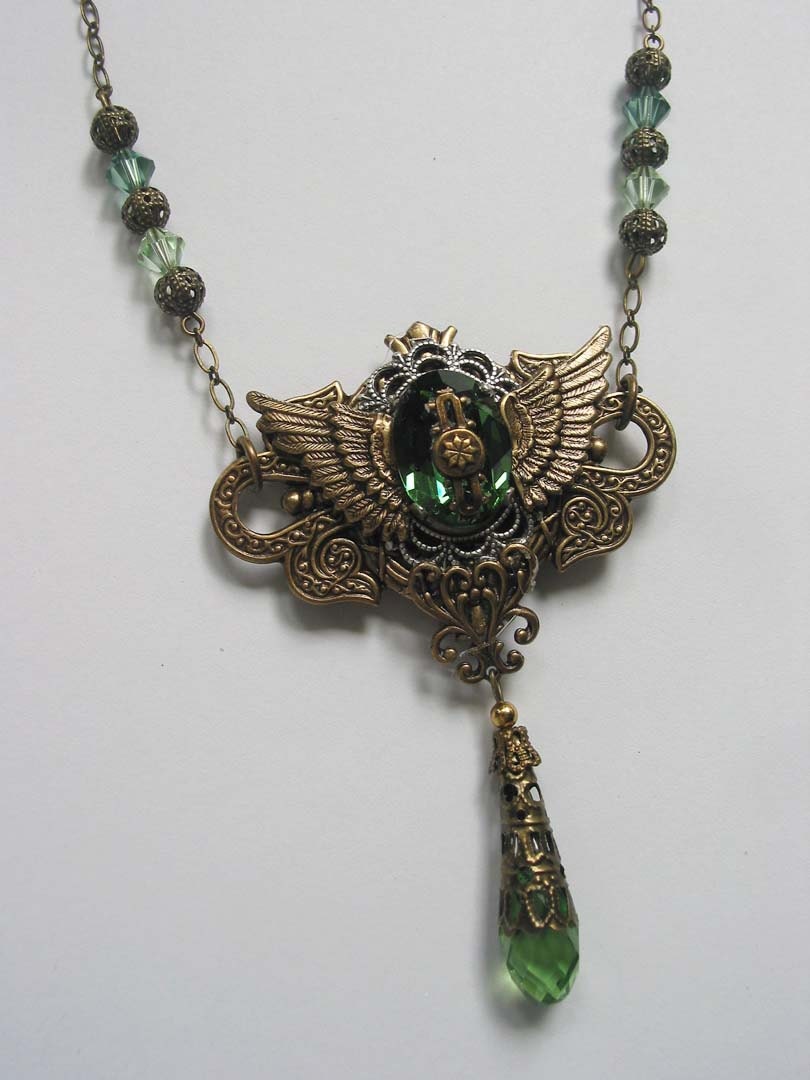 Emerald Green Crystal Victorian Necklace