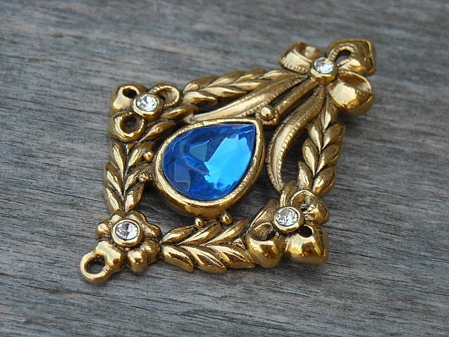 Vintage Pendant, Vintage Necklace, Vintage Avon, Vintage Gold, Gold Jewelry, Vintage Sapphire Jewelry, Vintage Diamond Jewelry, 1980s, 80s,