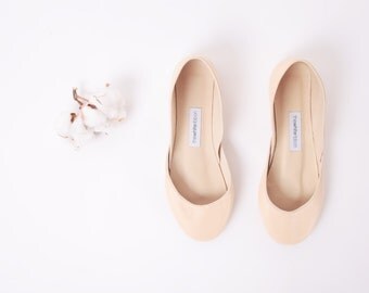 up-cycled leather ballet flats. latte light. s8