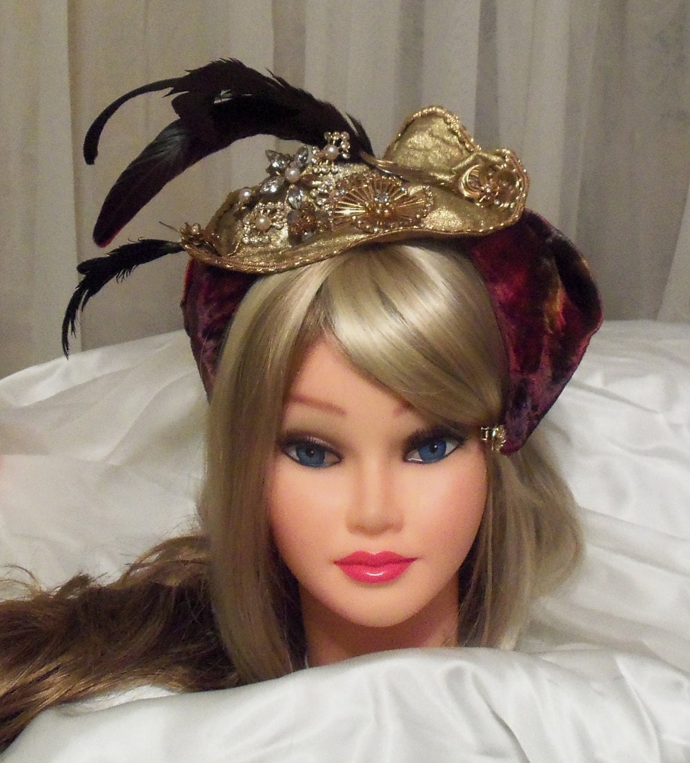 Flapper Headband, Velvet Fascinator Elegant, Vintage Bejeweled, Veloute' plume Casque, Flattering Formal Head Piece.