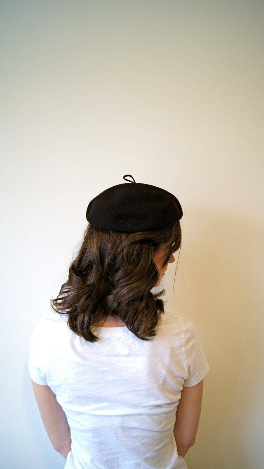 50s Hat. Vintage Brown Wool Beret. Chocolate Brown Winter Hat.