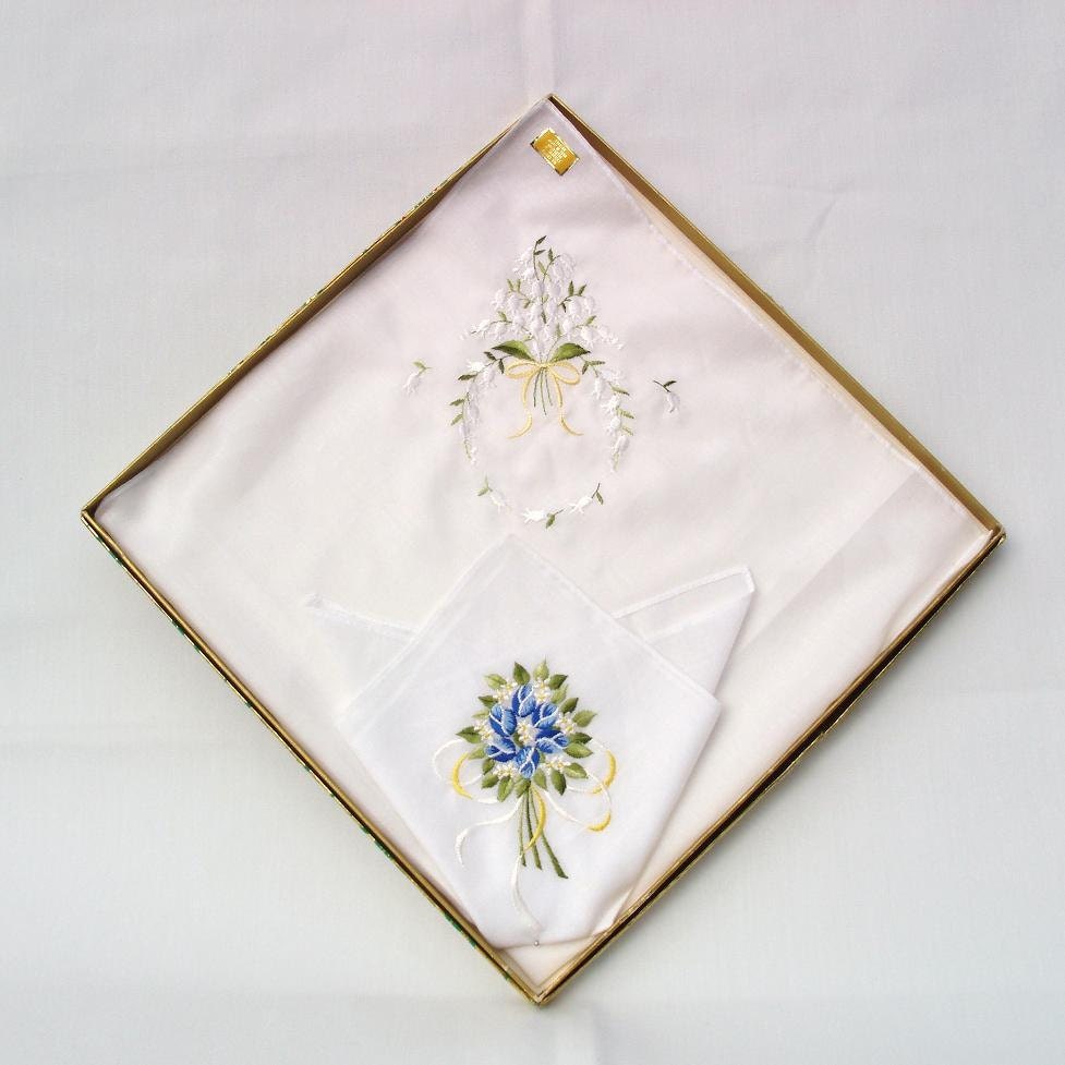 Vintage Hankies, Ladies Handkerchiefs, Christmas Boxed Handkerchiefs Blu, Yellow