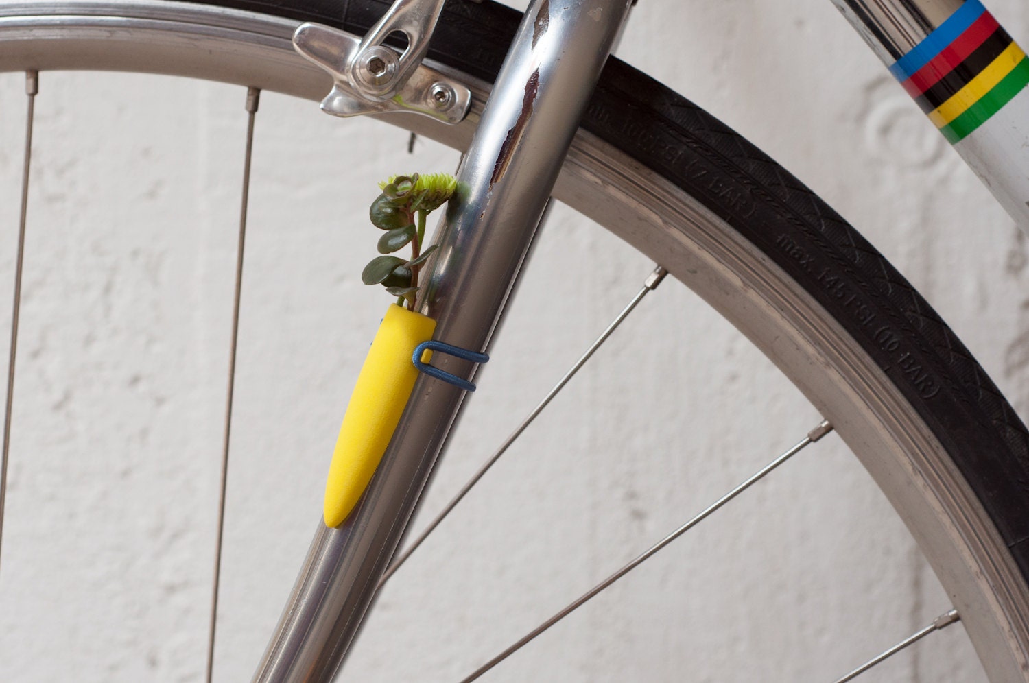 Bud Vase for your Bike in Yellow