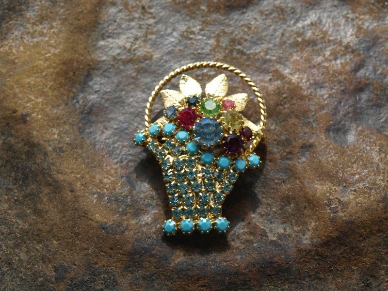 Vintage Floral Basket Brooch Hobe