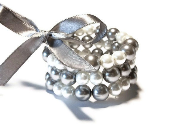 Pearl Bracelet, Bridesmaid Gift, Memory Wire Bracelet, Wedding Jewelry, White and Grey Jewelry