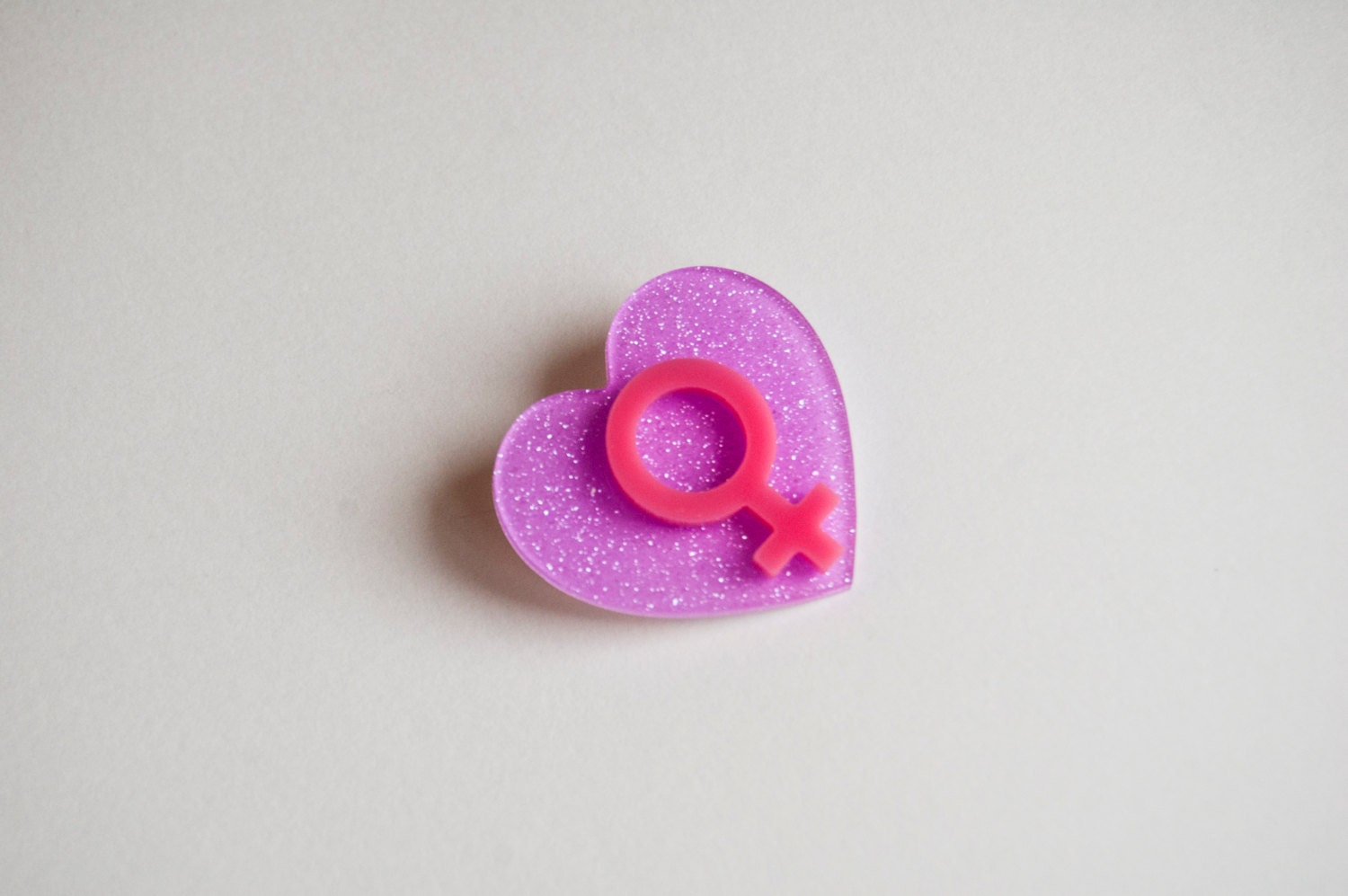 Pastel Venus Heart pin - Lilac Glitter