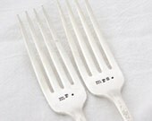 Mr and Mrs table setting, wedding forks for wedding gift or engagement gift. Hand stamped by MilkandHoneyLuxuries