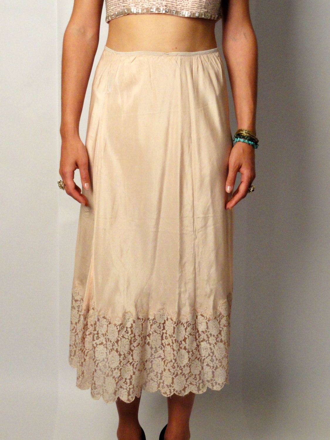 Vintage 50s Scalloped Lace Slip - pale pink white lace - elastic waist - small S medium M