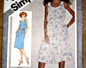 Misses Pullover Knit Dress with Slim or Full Skirt Simplicity 9896 Size 8