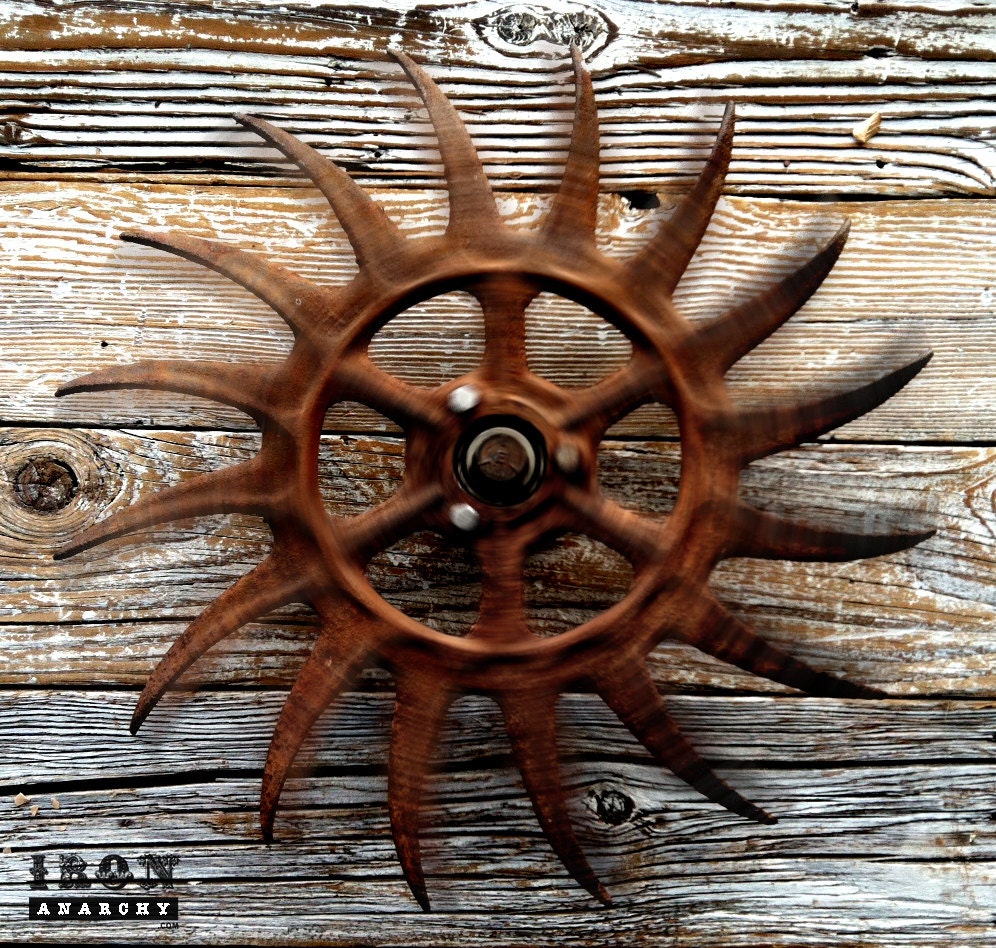 Large Decorative Antique Industrial Iron Gear Wall Art Sculpture