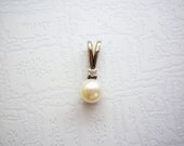 Pearl Silver Pendant, White Pearl Jewelry, White Weddings, Antique Style, Vintage Style, Cream Wedding, White Bride