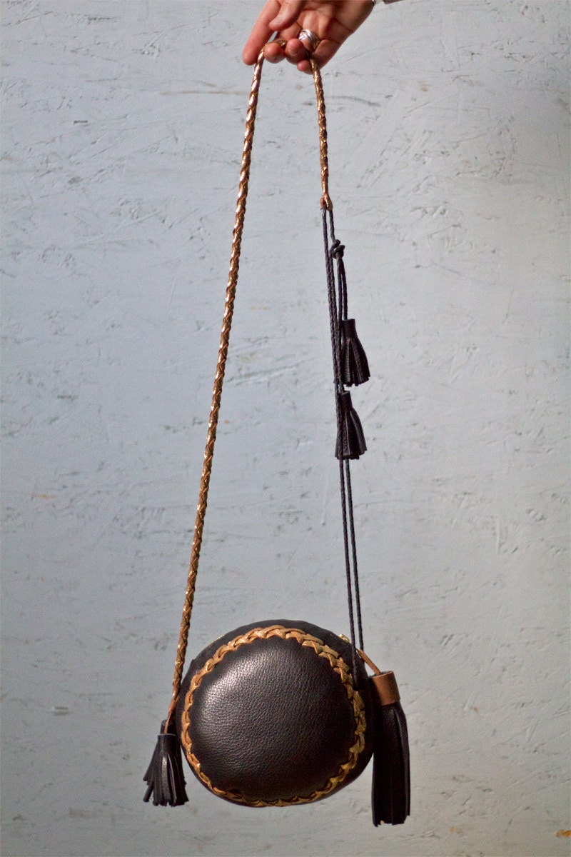 Round Black & Gold Mini