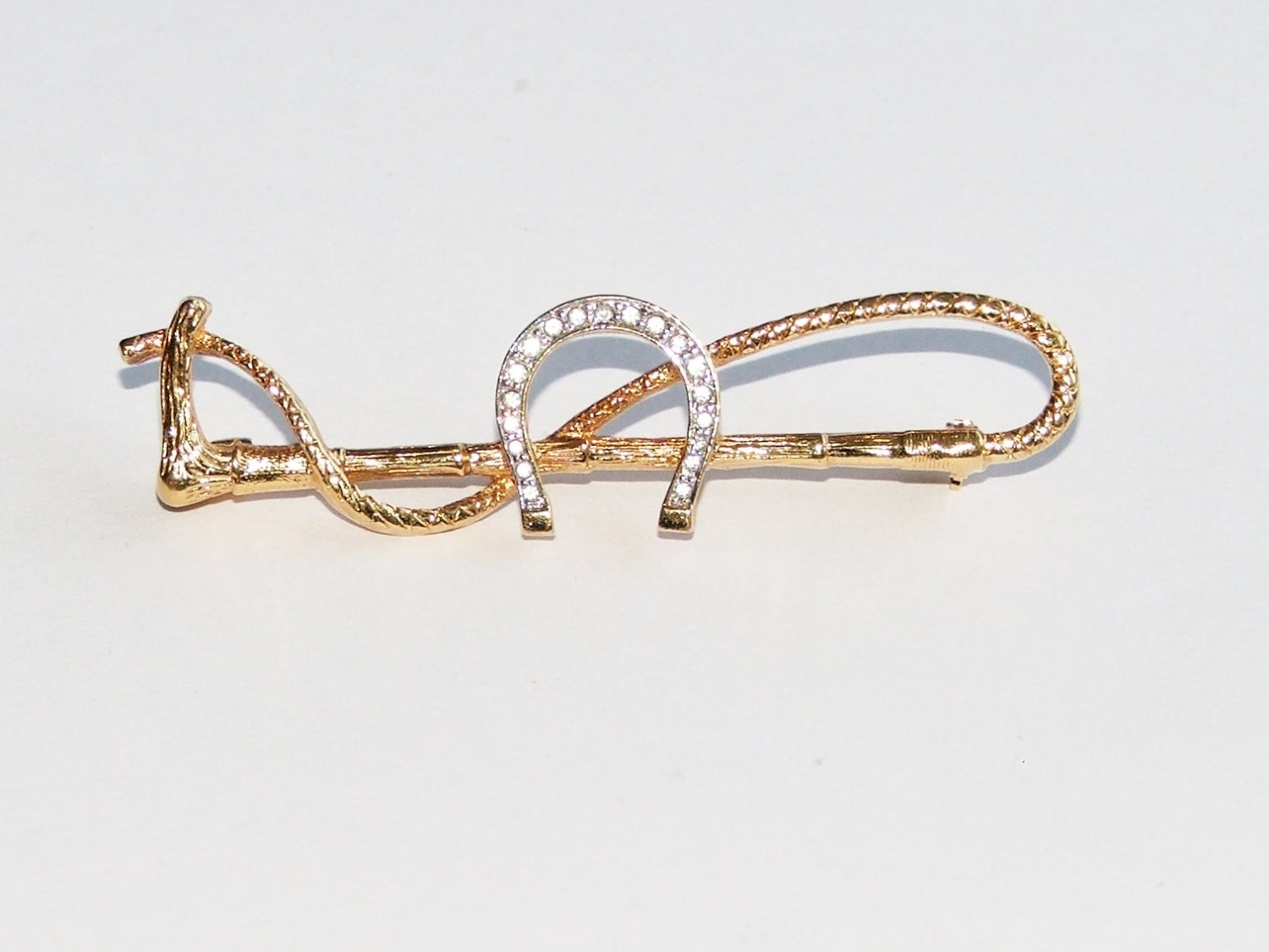 Equestrian Riding Crop, whip and horseshoe brooch /pin with rhinestone