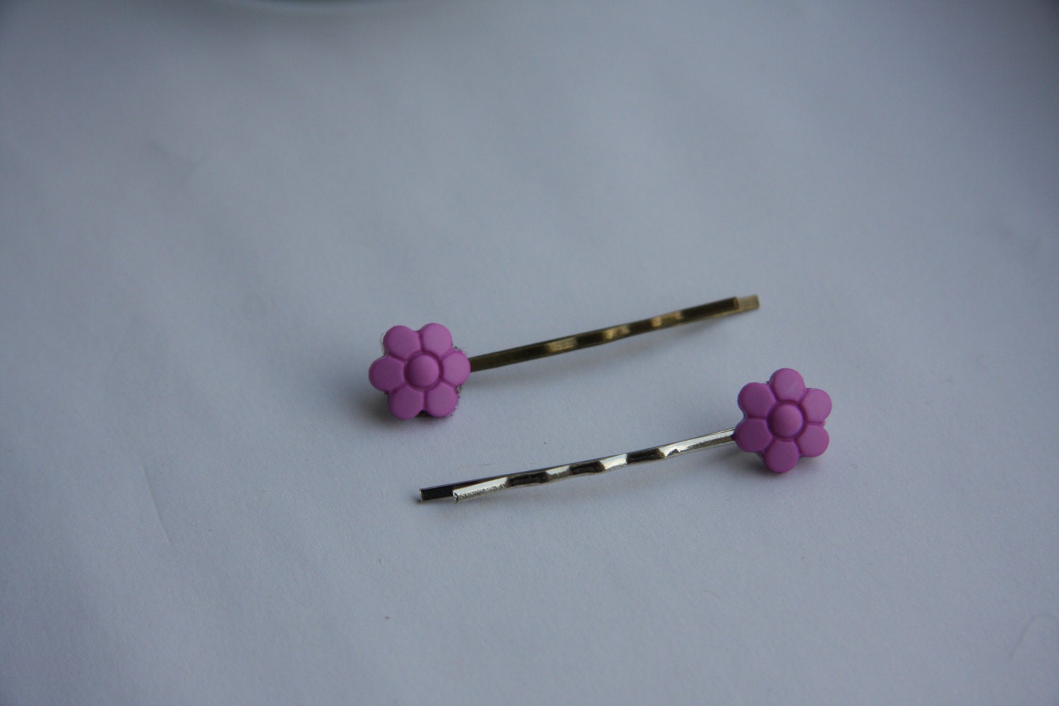 Pink Pretty Flowers on Silver and Bronze Tone Hair Grips/Bobby Pins.