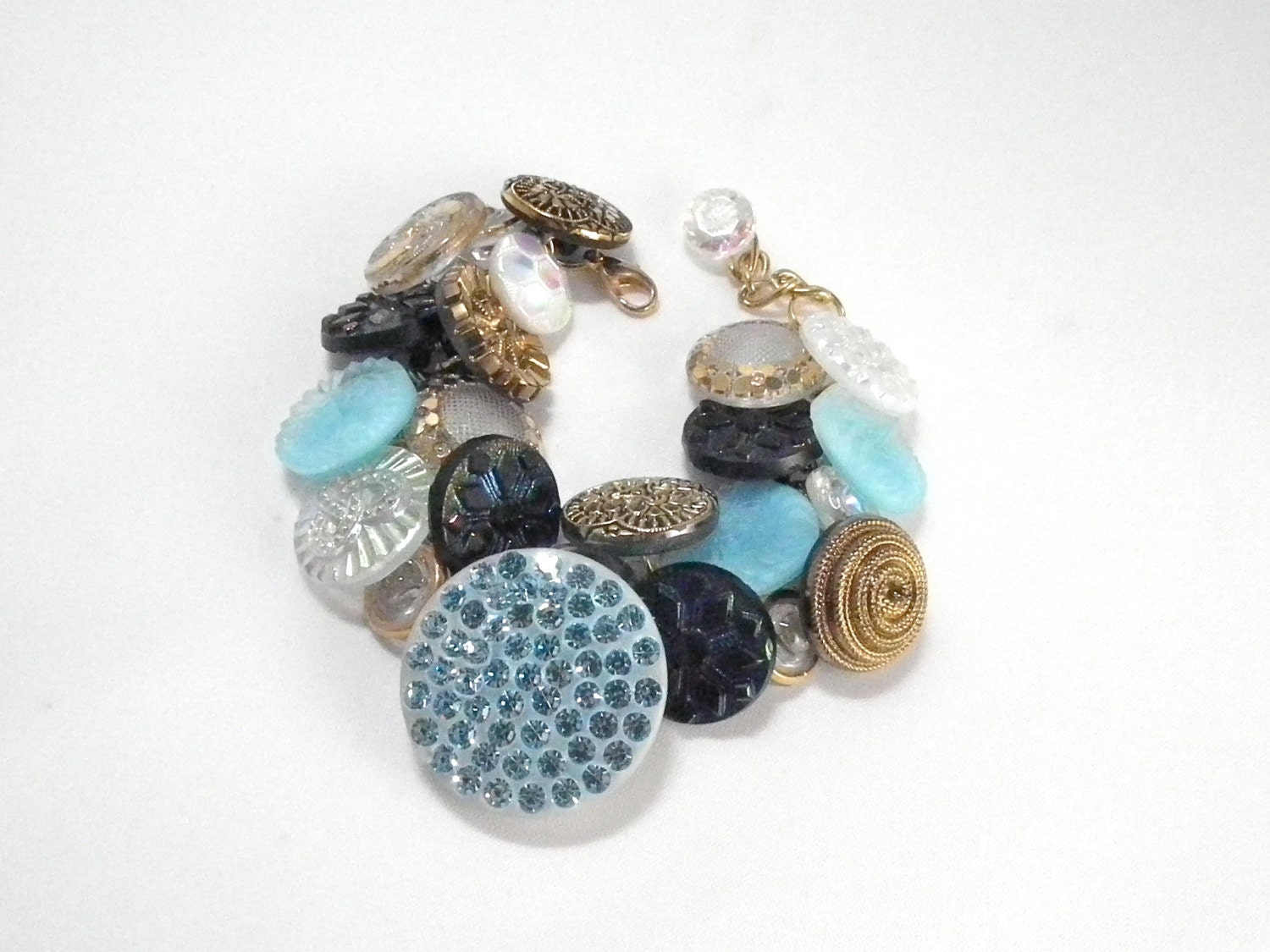 Vintage button bracelet blue black gold iridescent glass buttons
