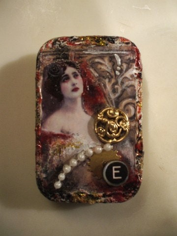 Goth/Bohemian mixed media vintage goth zombie woman collage on altoida art tin/trinket box