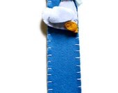 blue bookmark with little duck of felt fabric