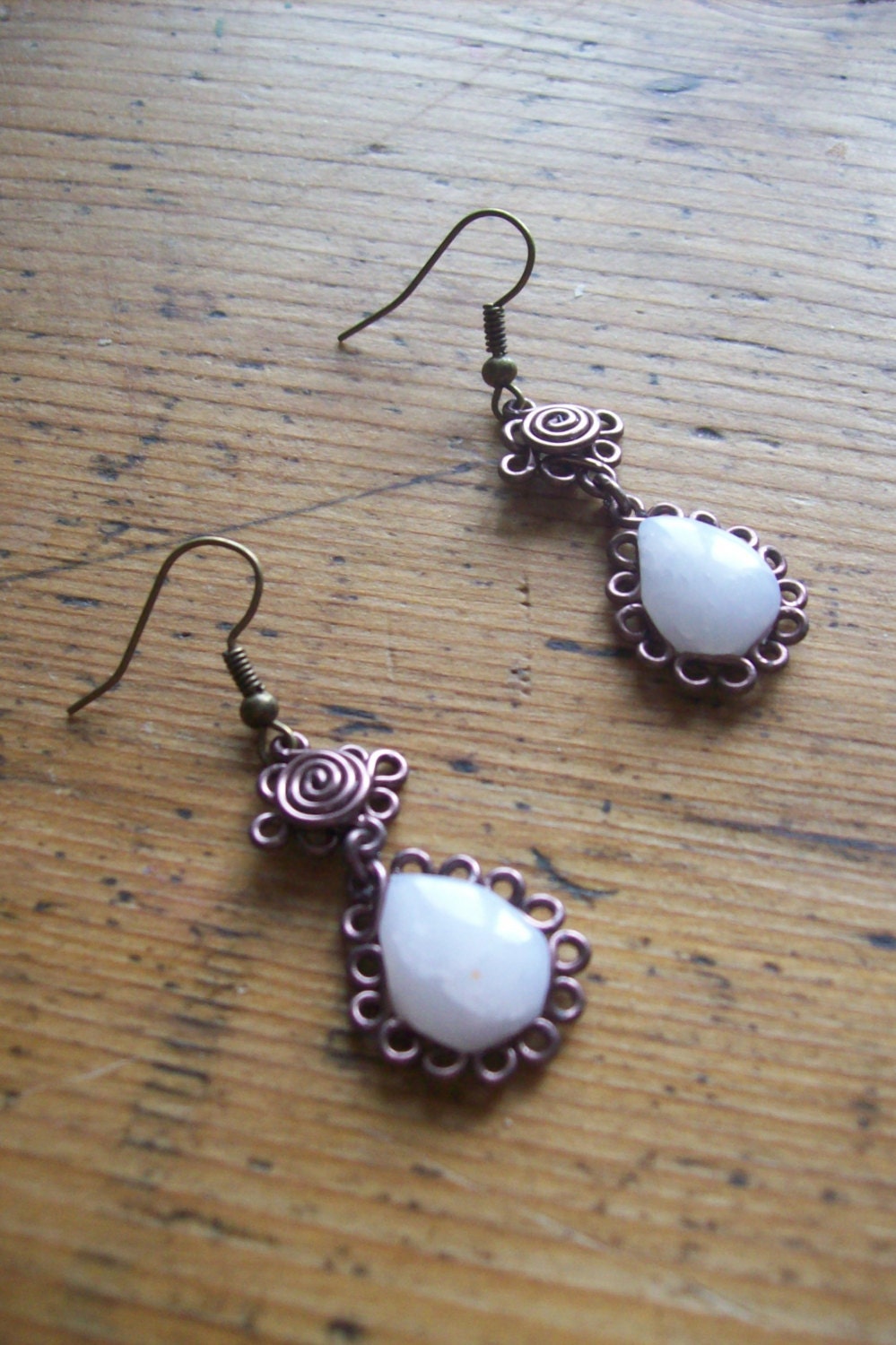 Withe tears drop earrings, victorian dangle earrings, wire wrapped earrings