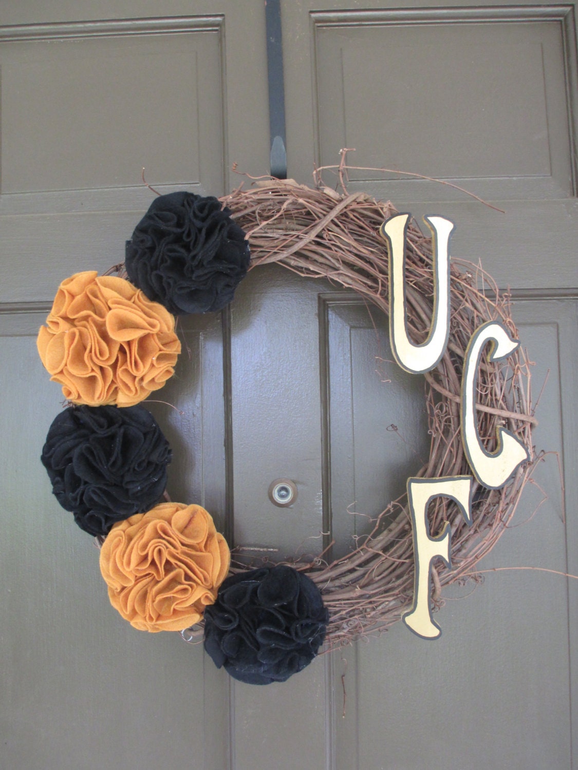 UCF Wreath (University of Central Florida/KNIGHTS) - Collegiate Wall Decor