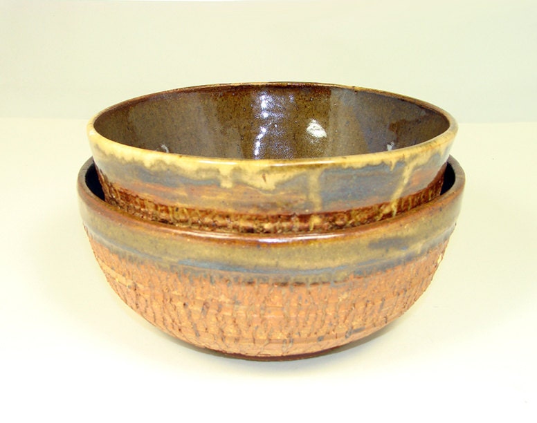 Textured Serving Bowl Set