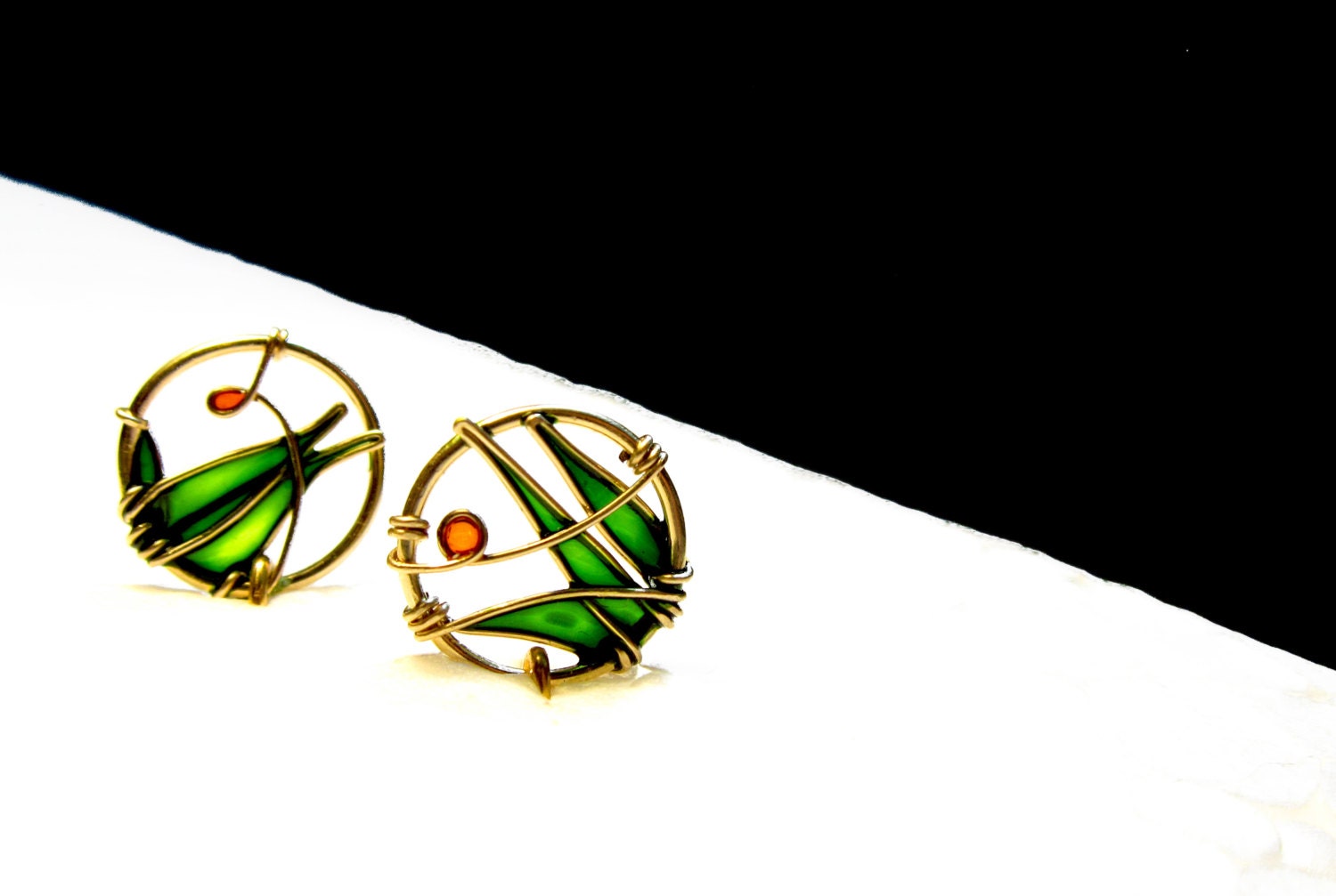 Emerald Green Earrings.12K Glod Fill Earrings. Dangle Earrings. Green Grass Earrings. Long Earrings. Green Jewelry. Gold Jewelry.