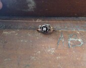 14k flower / yellow gold with diamond / flower design ring / size 5