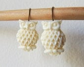 READY to SHIP, Whimsical Owl Earrings, Ivory owl Off White, Antiqued Brass tone earring hooks, Birthday graduation present, wise owl