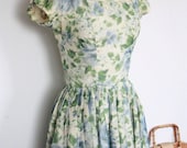 Vintage 1950s Spring Floral Pin Up Dress // Garden Party // Mad Men