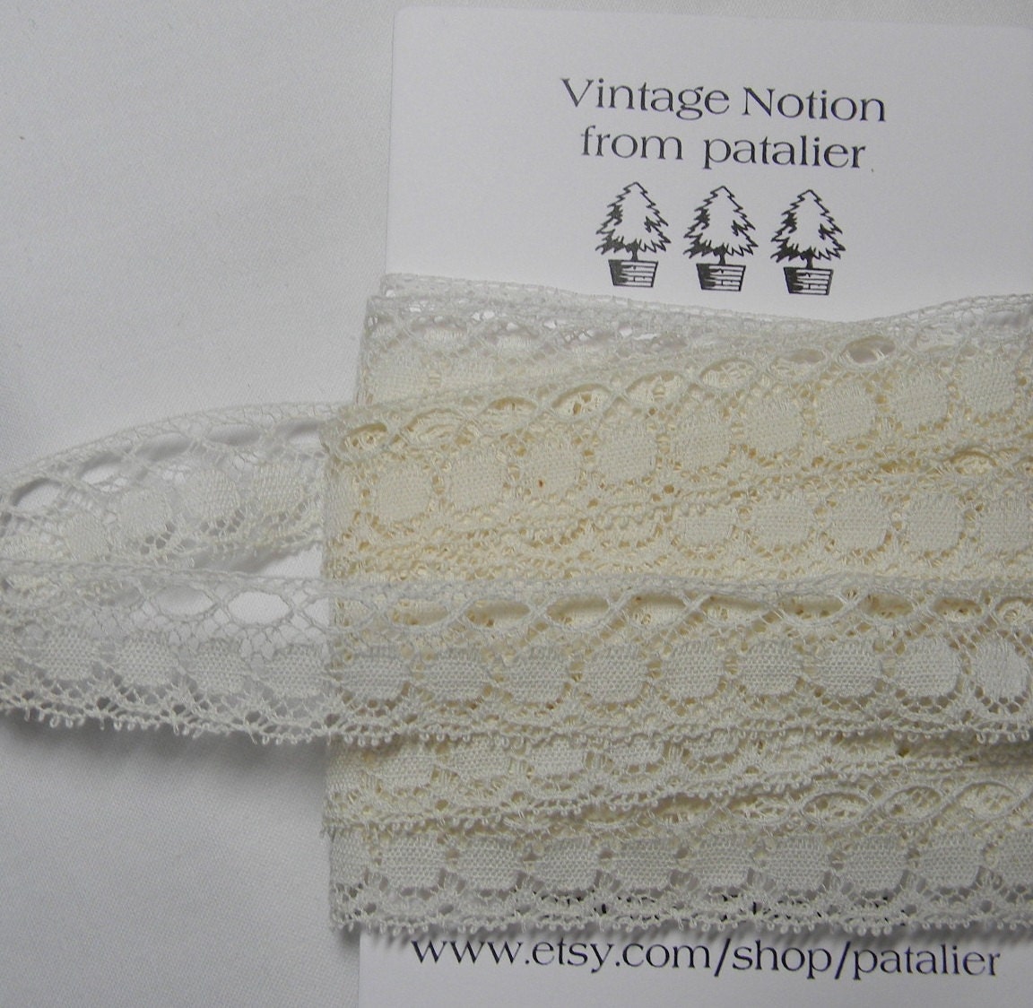 Vintage Off White Narrow Lace Trim Five Yard Piece