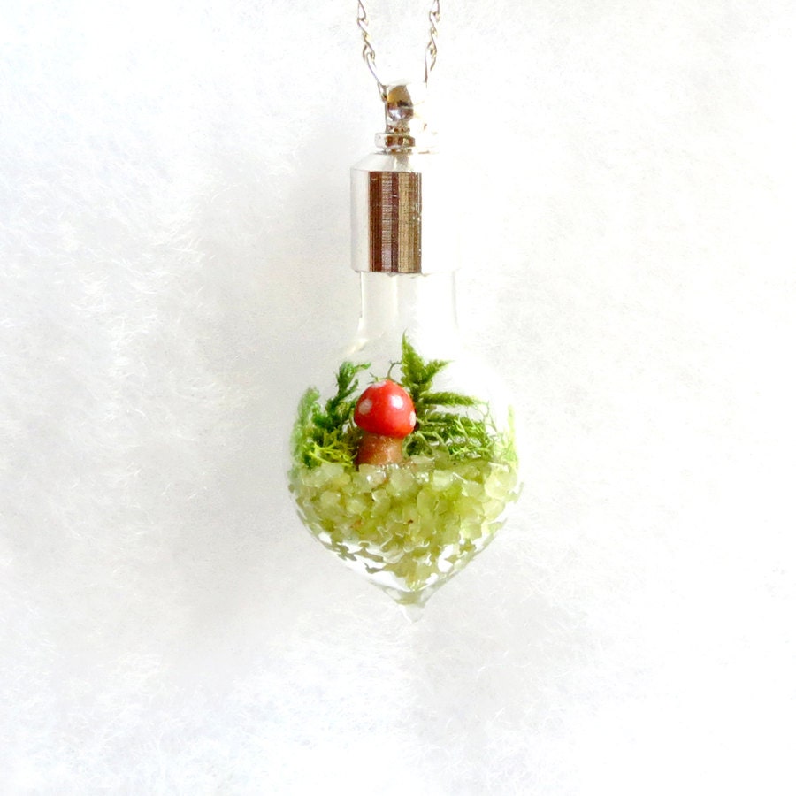 Woodland Necklace, Terrarium Necklace, Moss Terrarium, Terrarium Pendant Necklace, Heart Pendant