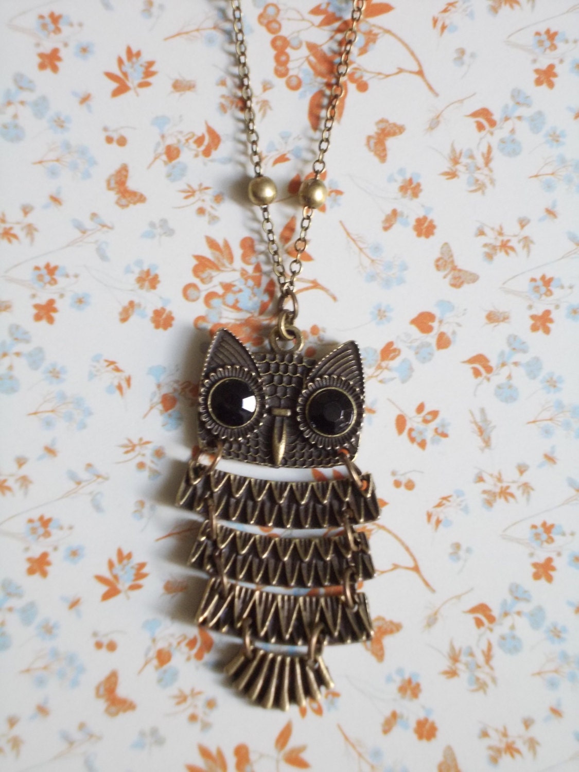 Owl necklace bronze tone.Chain with little balls. Vintage style owl.