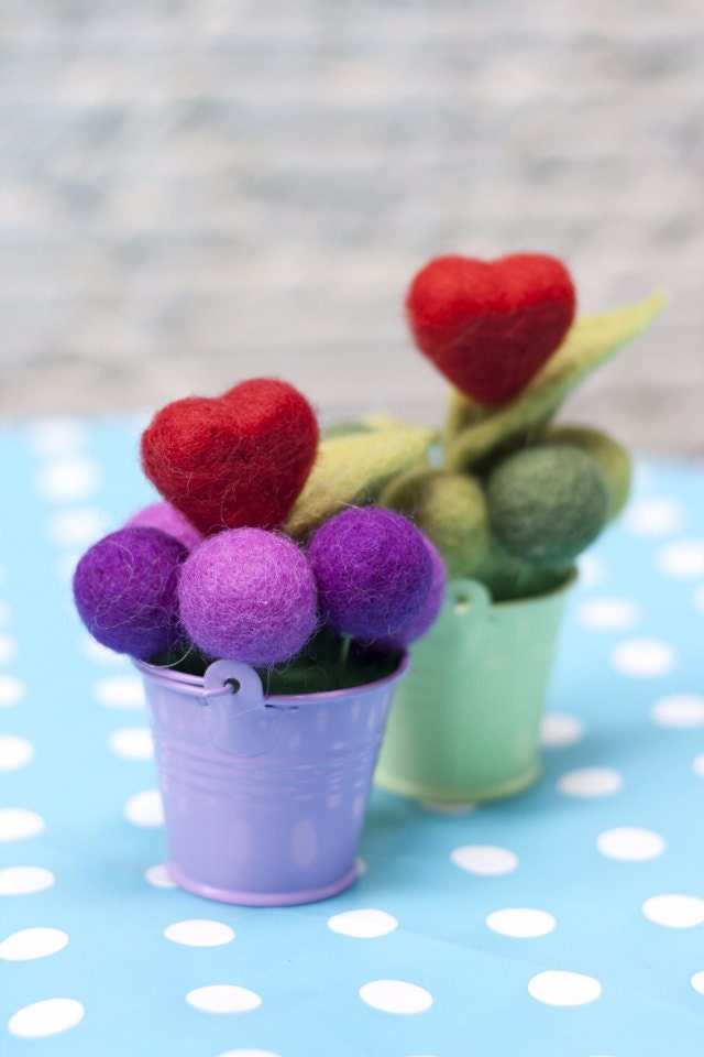 Everlasting Needle Felted Flowerpot, Pink And Purple,  Felted Pink Heart, Valentine's Day Gift, Table Decoration, Home Decoration