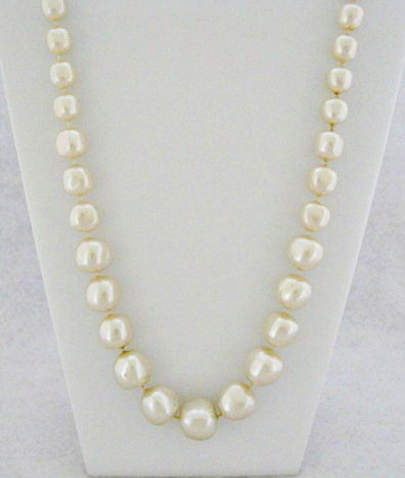 Chunky Simulated Vintage Pearl Necklace - 28 inch Length Neckalce