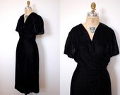 40s black dress / 1940s velvet cocktail dress / Absolute Quiet