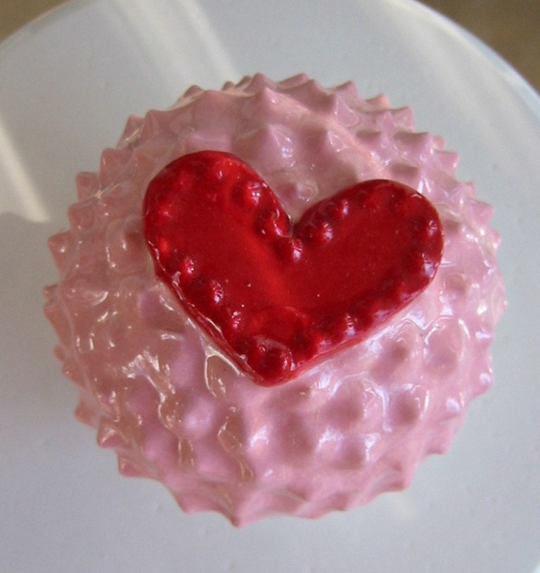 I Heart Pink Pottery Cupcakes