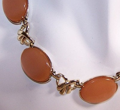 Vintage Coro Peach/Coral Thermoset Choker Necklace
