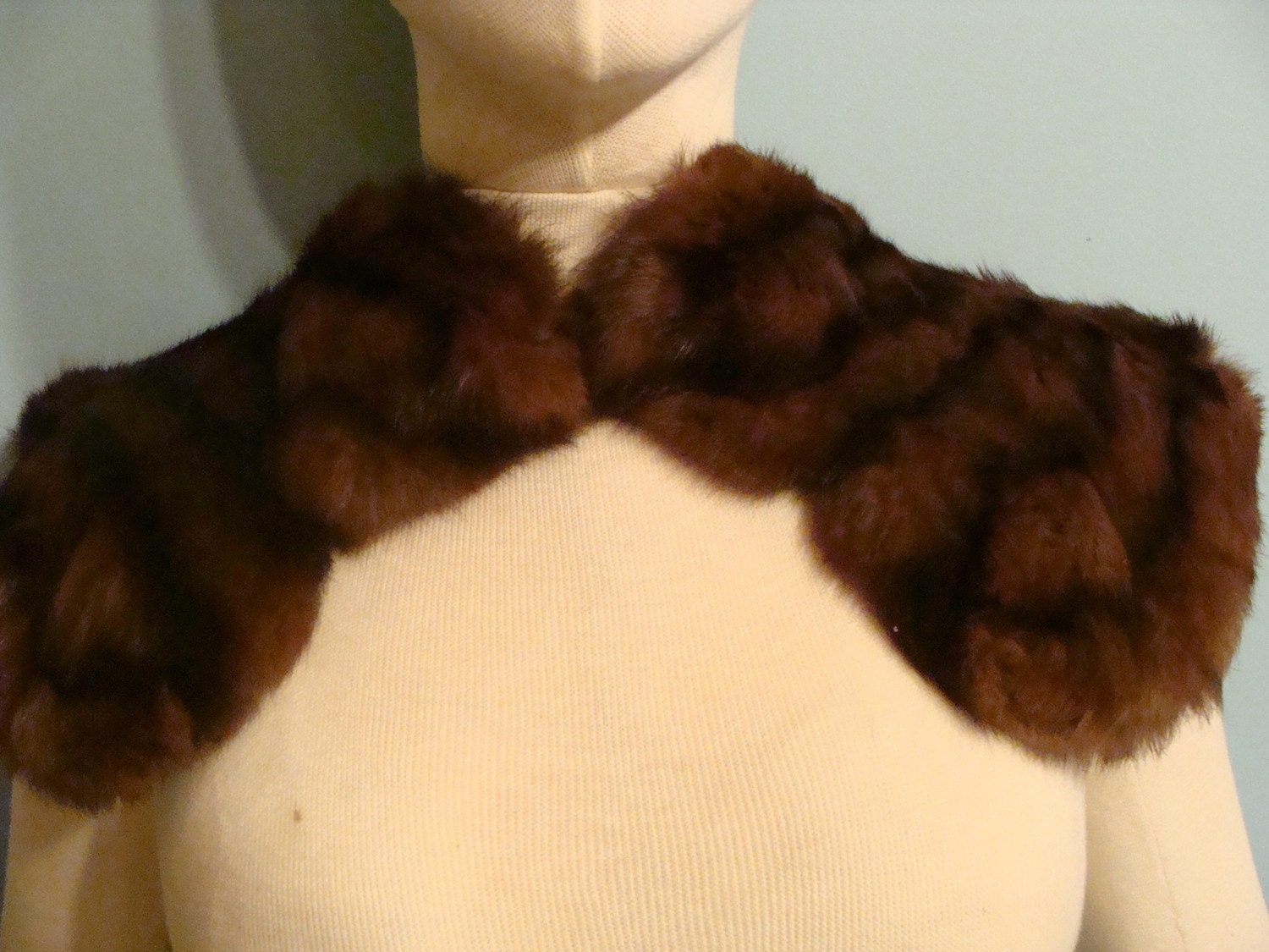 Vintage fur shoulder shawl