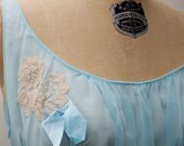Vintage Nightie from Vanity Fair in light blue - mint condition - size 38