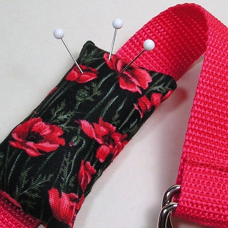 Wrist Emery Pincushion - Black with Red Poppies