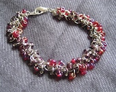 Chainmaille Shaggy Loops Bracelet - Berry Blend