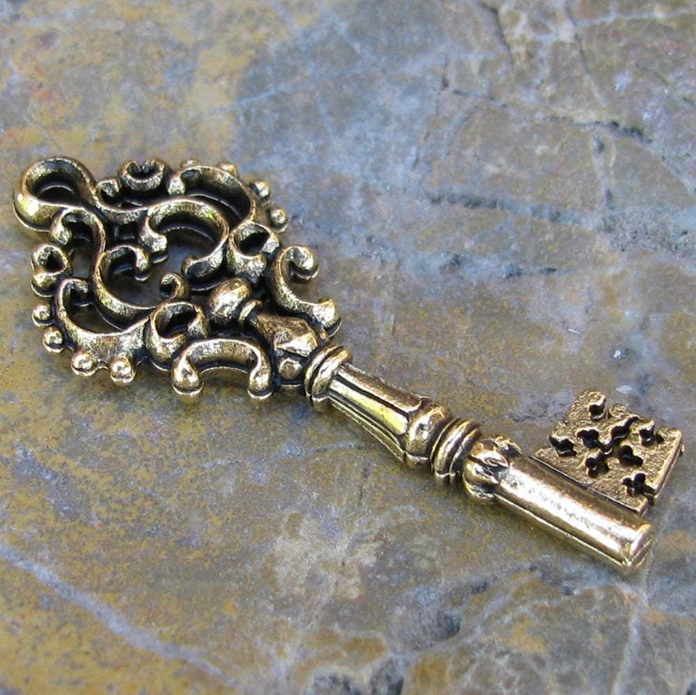 Gold Key Charms Bracelet Necklace Pendant Jewelry Findings - 6 pcs 1013