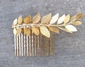 Golden leaf haircomb