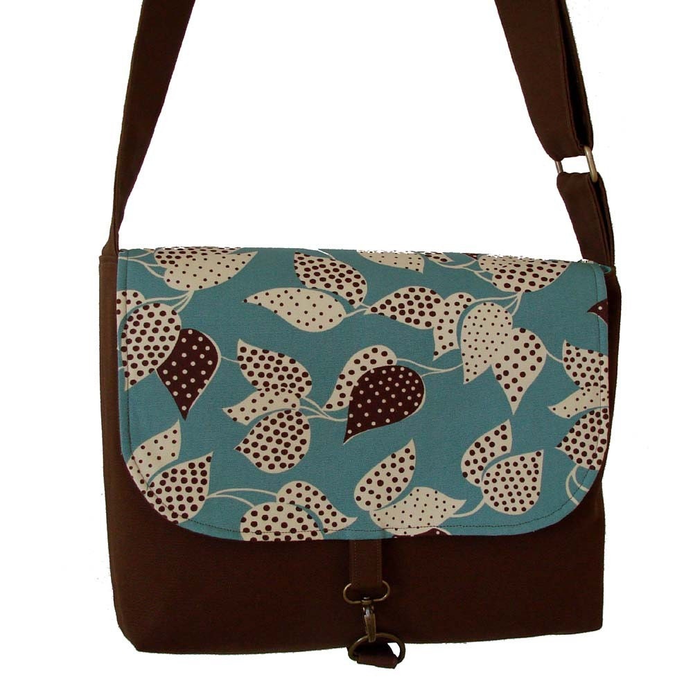 Messenger Canvas Bag Women in Brown Canvas 17 inch laptop