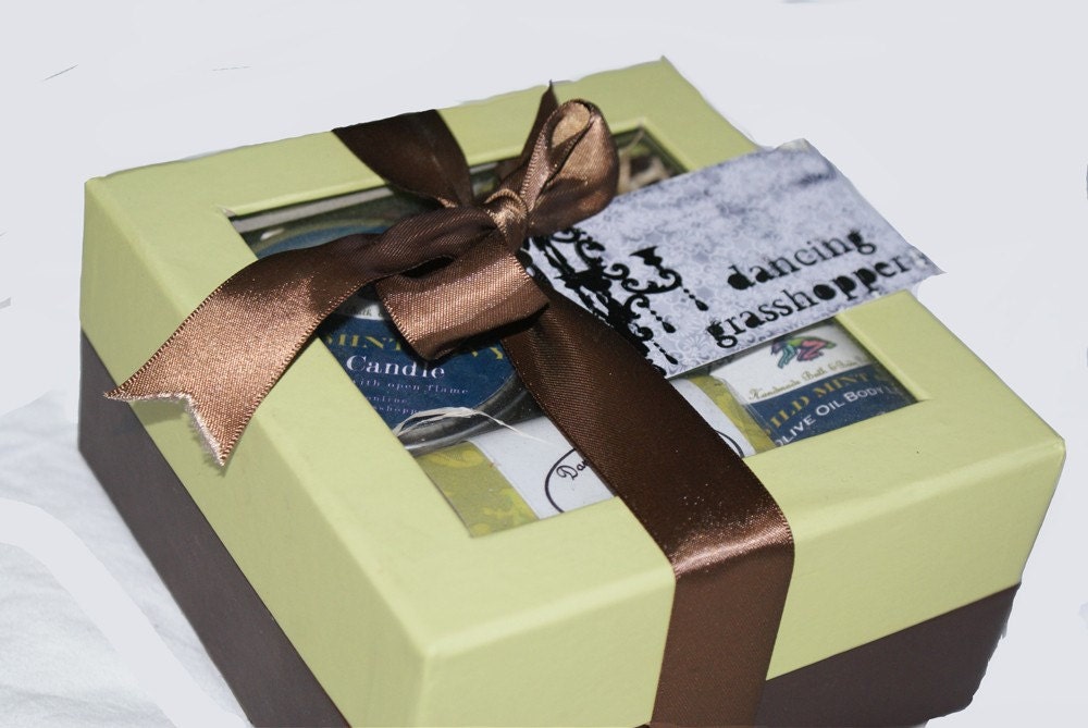 Wild Mint & Ivy Gift Set - Olive Oil Soap, Body Lotion and Soy Candle, Fancy Matchbox