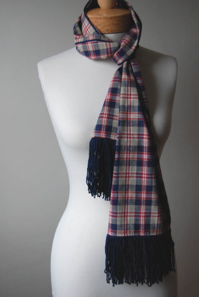 Plaid scarf in red and blue