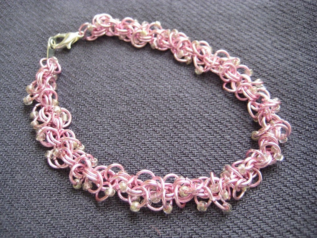 Chainmaille Shaggy Loops Bracelet -  Pink Berries