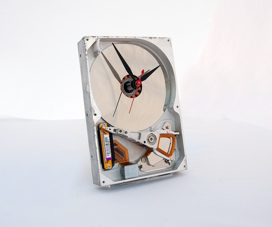Clock made from a Computer hard drive