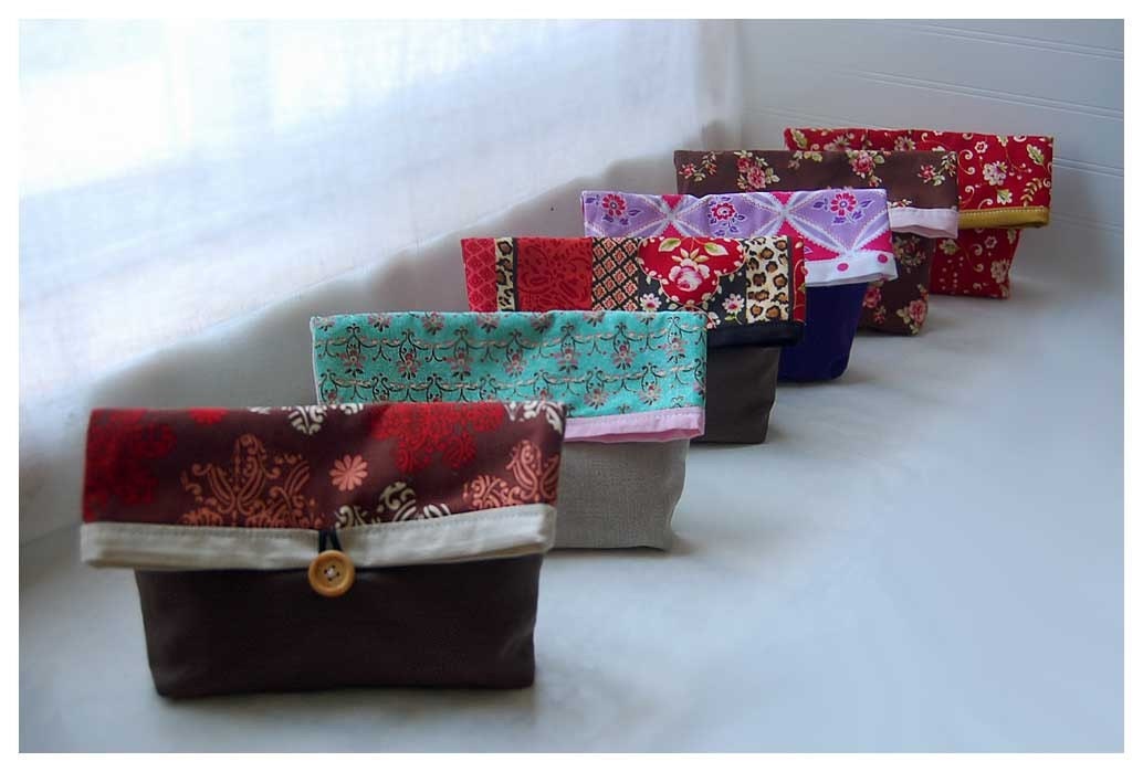 White bags and purses: Bridesmaid Clutch Set 6 Wedding Party Black Red Blue Handmade green pink grey Make Up tagt team